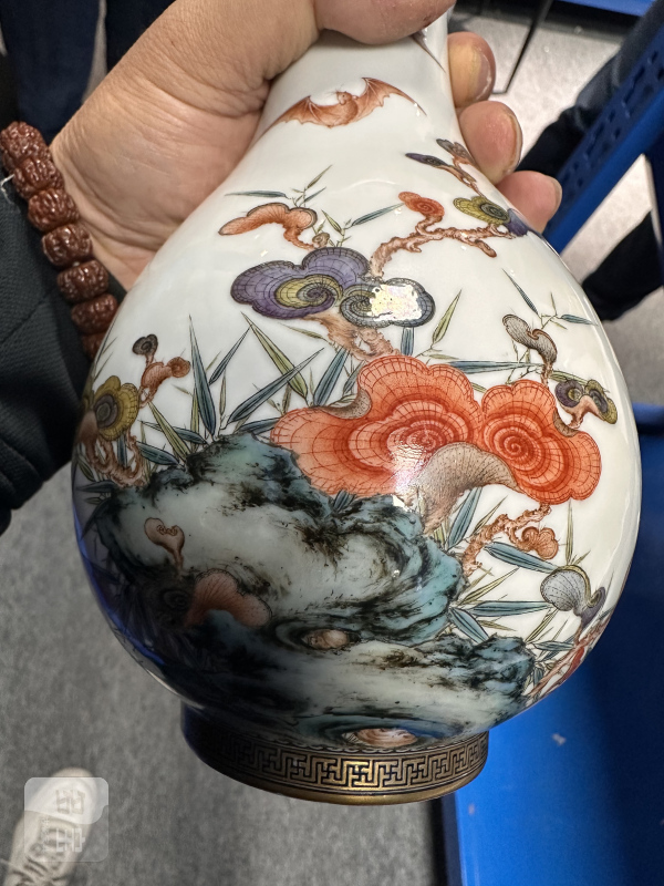 民国 珐琅彩福至心灵图瓶 - 图4